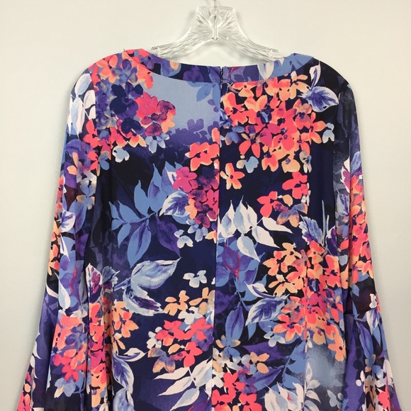 Roz & Ali Floral Trumpet Sleeve Shift Dress - Picture 15 of 16